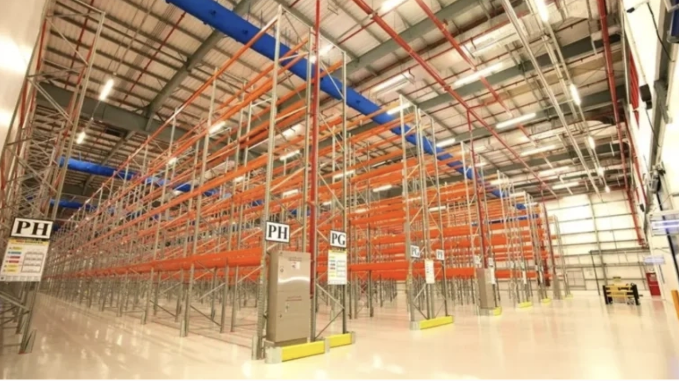  快递服务提供商在不断增长的市场中展开竞争。